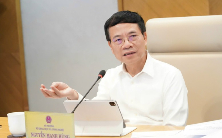 Bộ trưởng Nguyễn Mạnh Hùng: Dùng công nghệ để 'đỡ việc' cho cán bộ, công chức cấp xã
